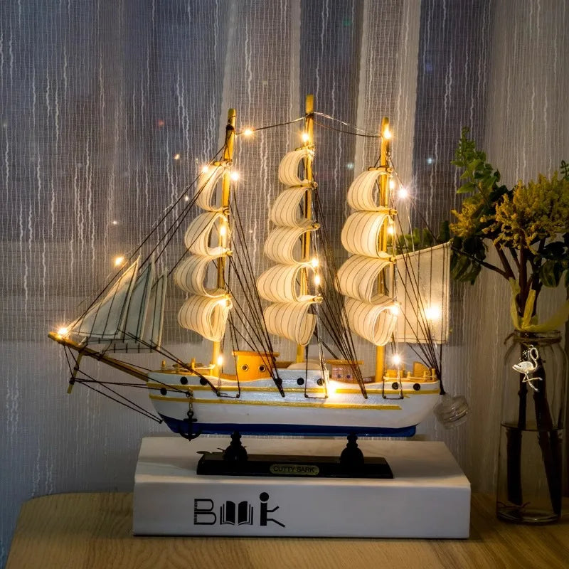 Barco Pirata Decorativo em Madeira Artesanal – Navio Náutico para Decoração de Casa e Escritório